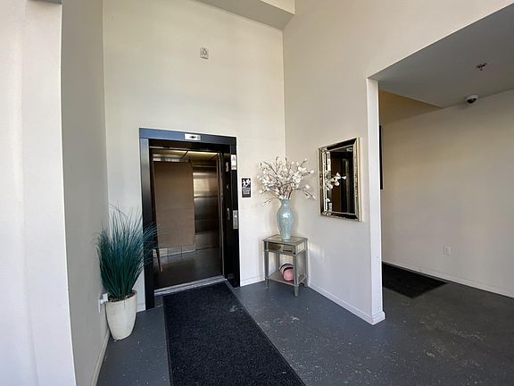 2nd image of 42 Norfolk St Ste 4