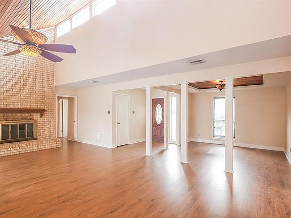 2nd image of 4613 Burdock Dr