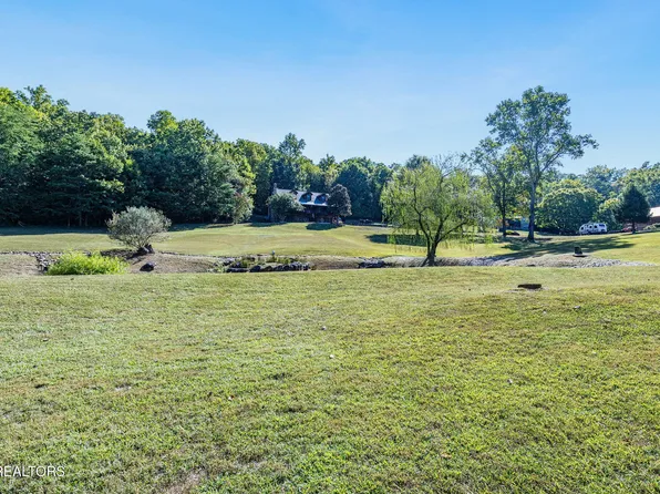 1750 Ambrose Ln, Dandridge, TN 37725