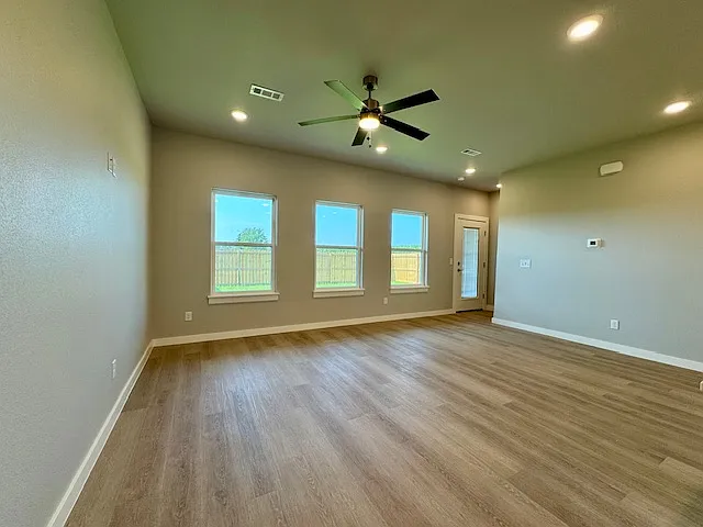 1802 SW Casuarina Dr - 1 — Photo 4