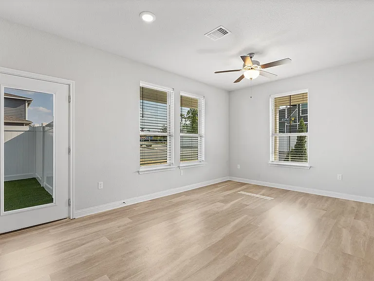 7814 Wilfred Dr — Photo 8