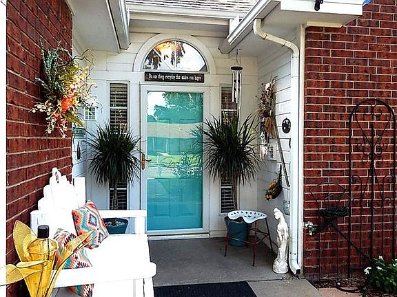 3rd image of 301 Redbird Dr