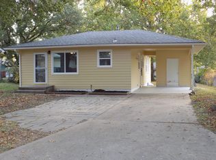 1936 SW Meadow Ln, Topeka, KS 66604