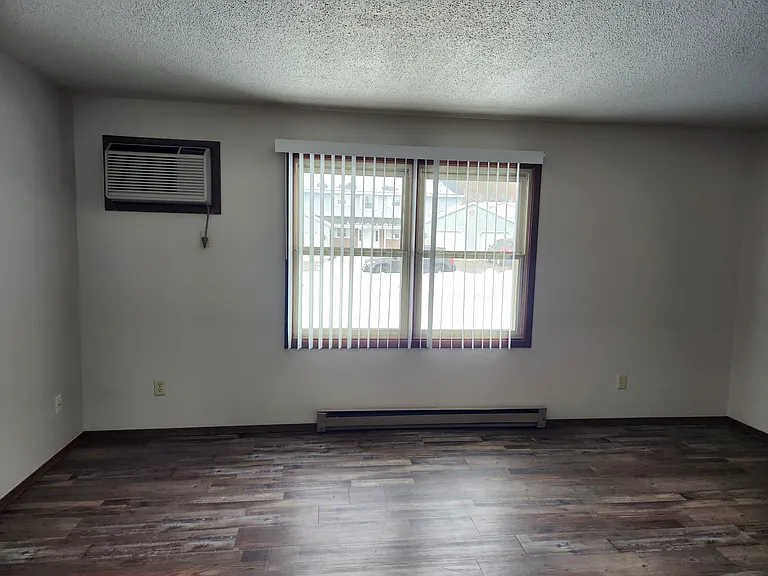 2519 Sessions St — Photo 4