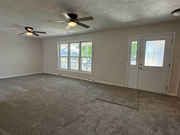 3rd image of 2259 Dupont Dr