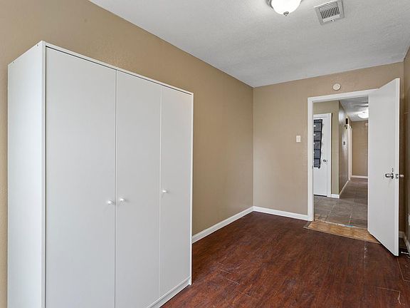 5th image of 2800 Wren Ave