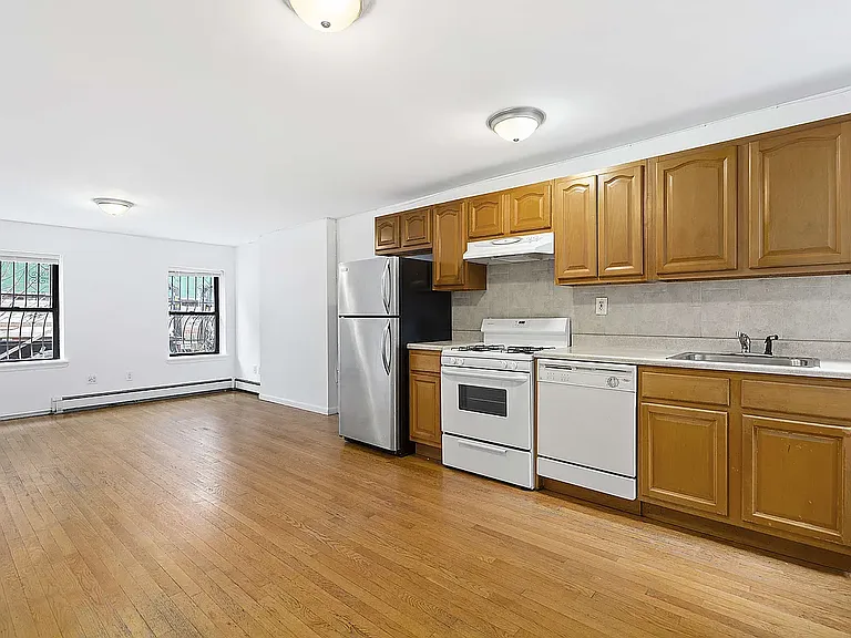 174 Douglass St #1 — Photo 1