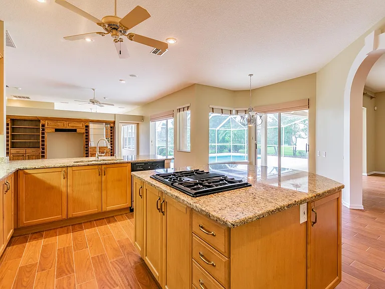 10559 Greencrest Dr — Photo 18