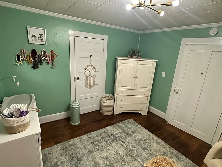 1231 N College St — Photo 13