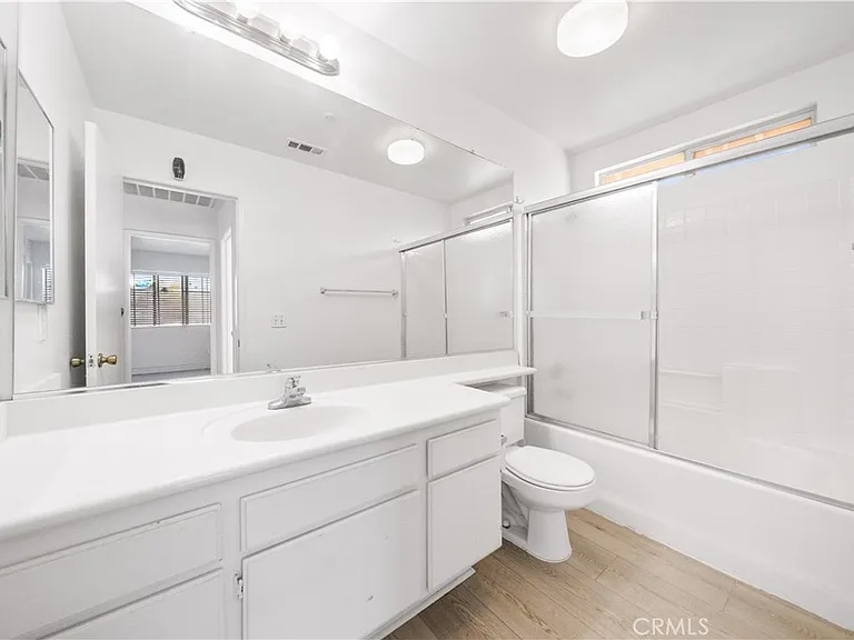 6766 Royal Crest Ct — Photo 37