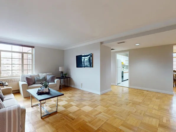 20 Outlook Avenue APT 302, West Hartford, CT 06119