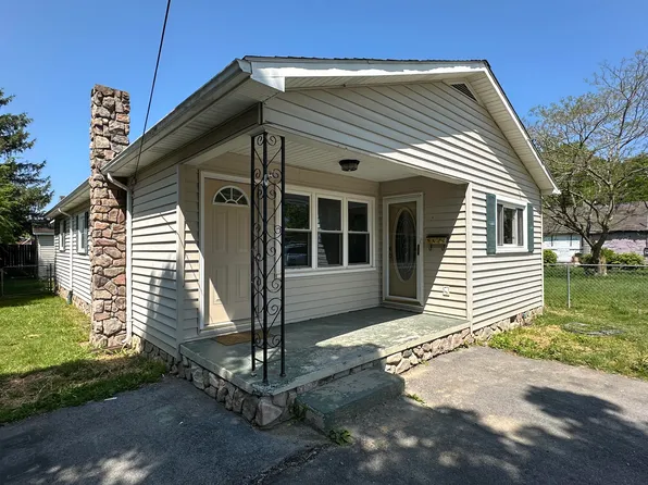 139 Crizer Ave, White Sulphur Springs, WV 24986
