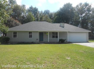 945 Lakeside Dr, Valdosta, GA 31602