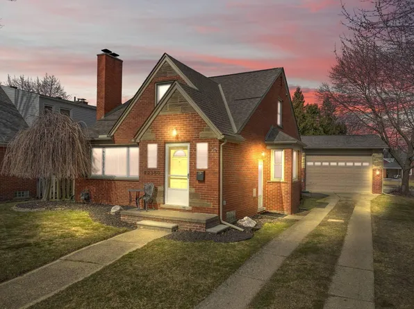 22360 Doxtator St, Dearborn, MI 48128