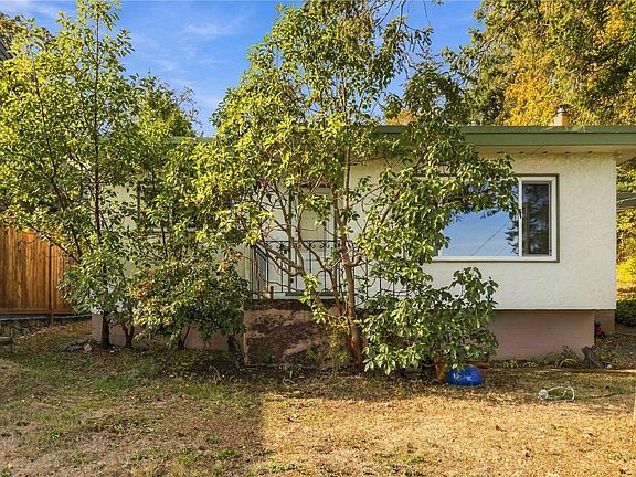 3rd image of 3904 Wilkinson Rd