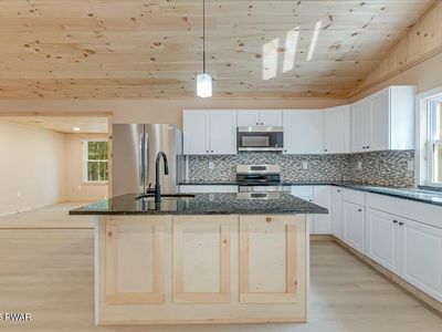 106 Edgewater Dr, Dingmans Ferry, PA, 18328