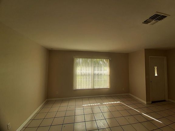 3rd image of 309-311 SE 24th Ave #2d679ac9b