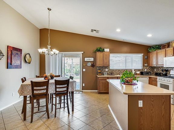 3rd image of 18640 W Vogel Ave