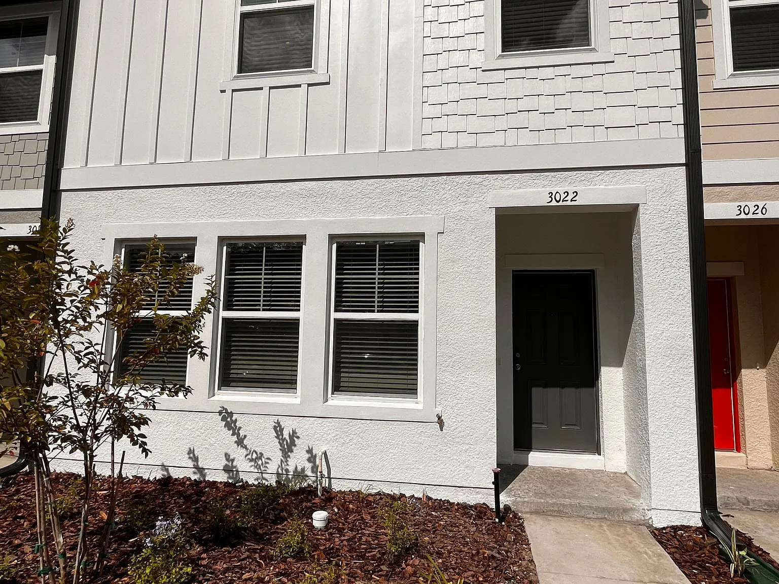 3 bed, 1594 sqft, $2,300 — Photo 2