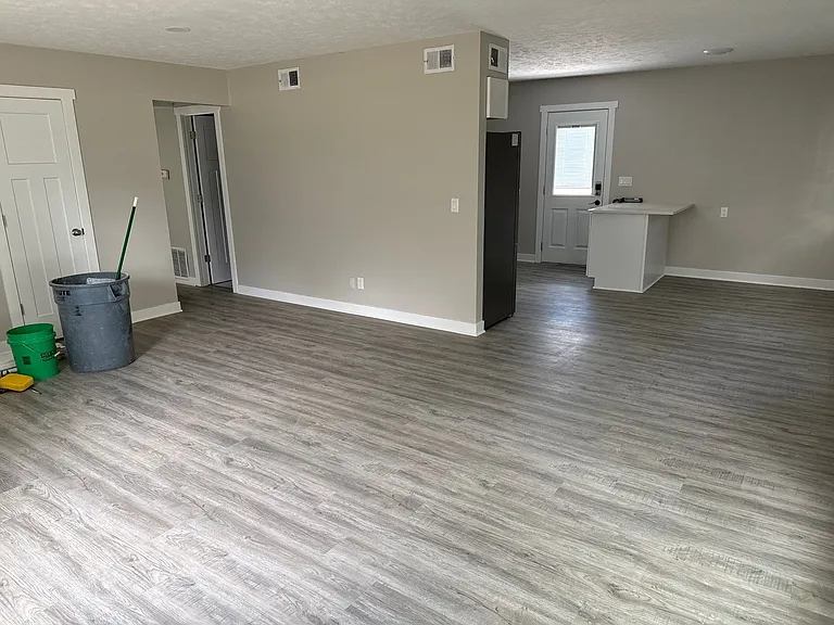 14146 Cindy Cir — Photo 3