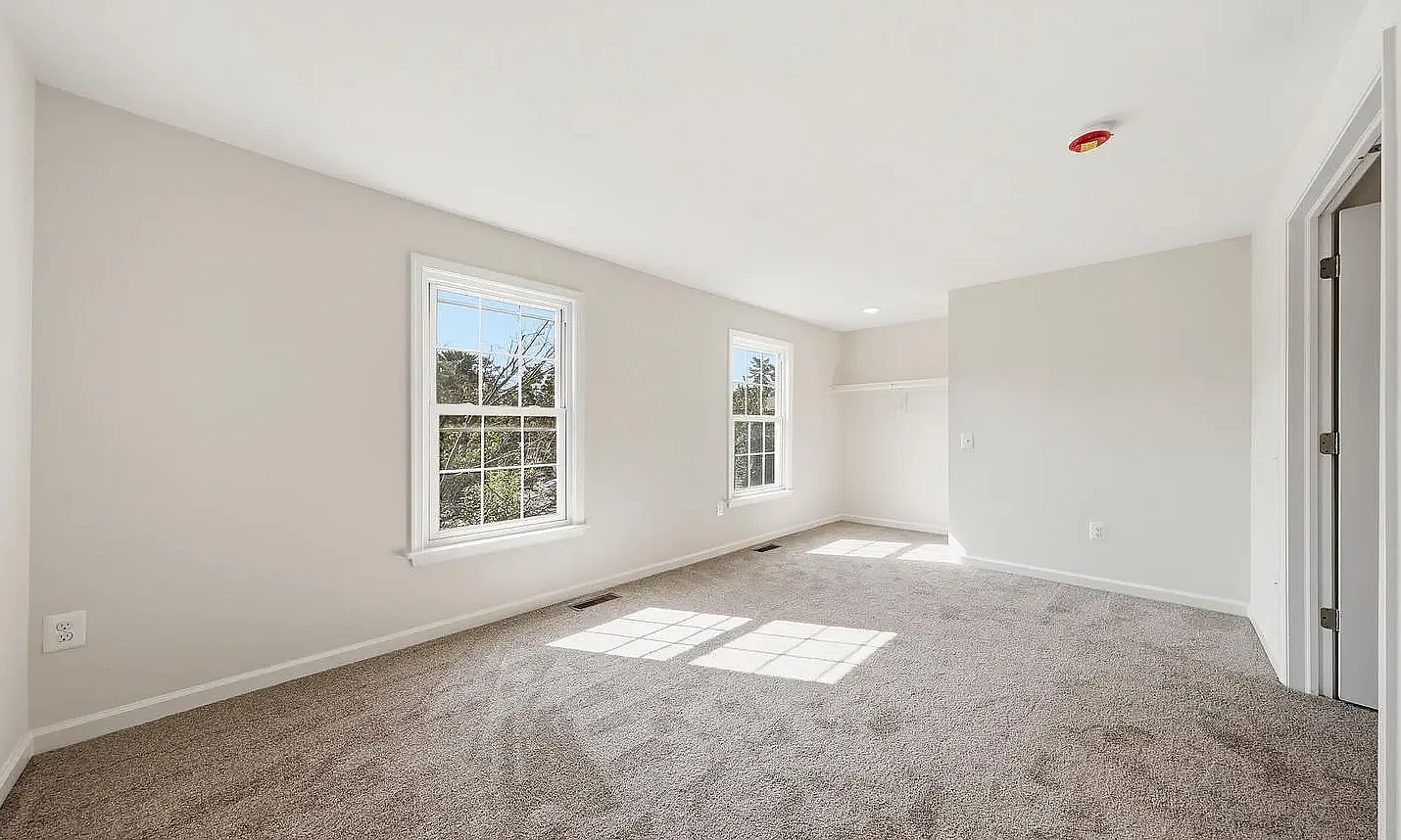 3 bed, 1.5 bath, 1520 sqft, $2,150 — Photo 3