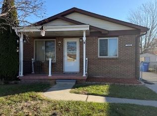 32090 Ruehle Ave E, Warren, MI 48093