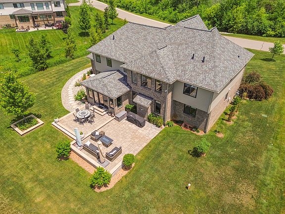 5th image of 2376 Westbrooke Cir S