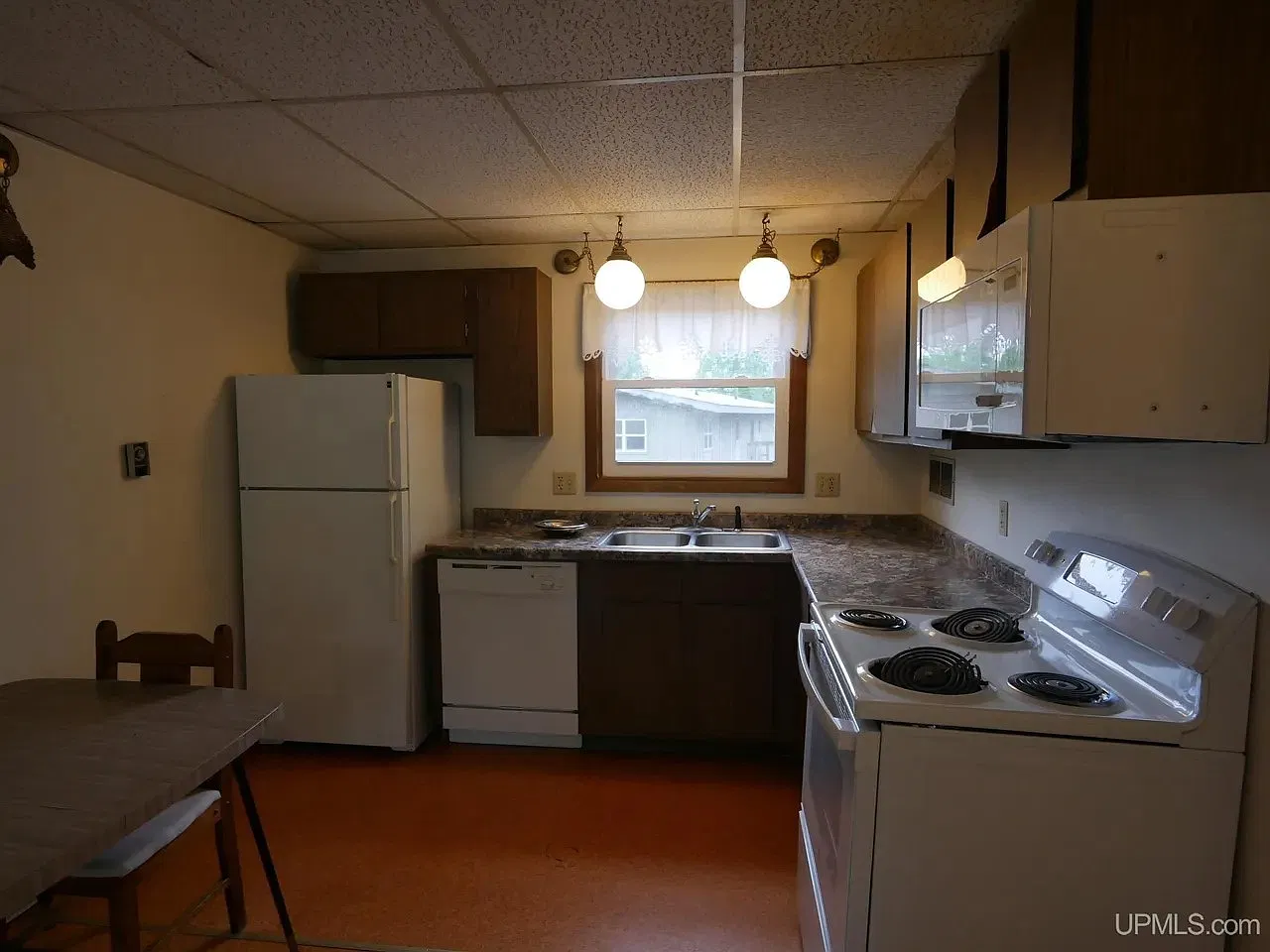 2 bed, 975 sqft, $1,230 — Photo 4
