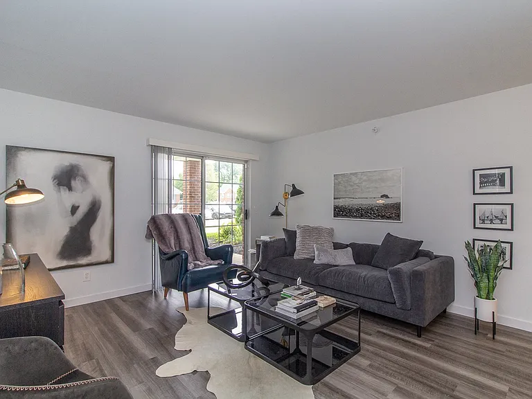 Ivy Hills Living Spaces — Photo 128