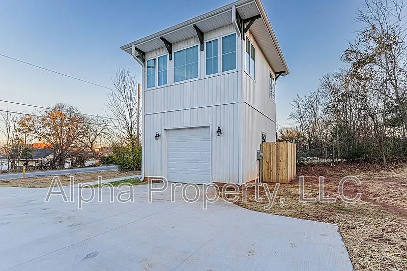 1 bed, 1.0 bath, 722 sqft, $1,275 — Photo 3