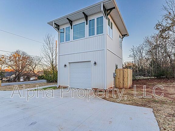 3rd image of 25 Ledbetter St