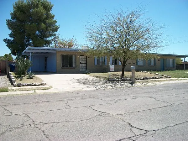 3719 S Marvin Pl