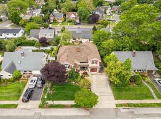 10 Bulaire Rd, East Rockaway, NY 11518