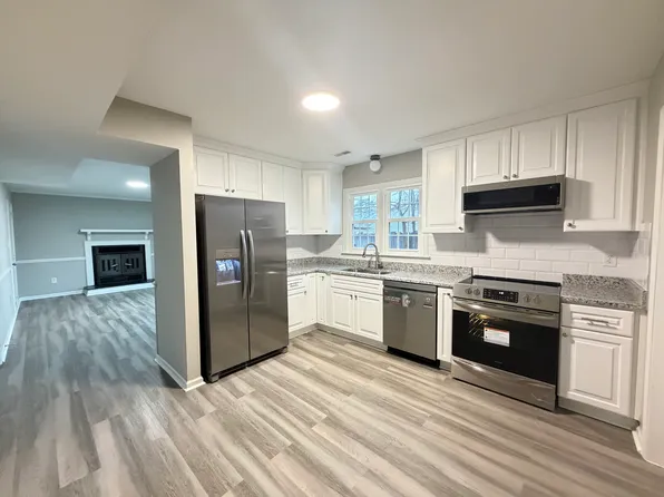 6 Delmont Ct, Hampton, VA 23666