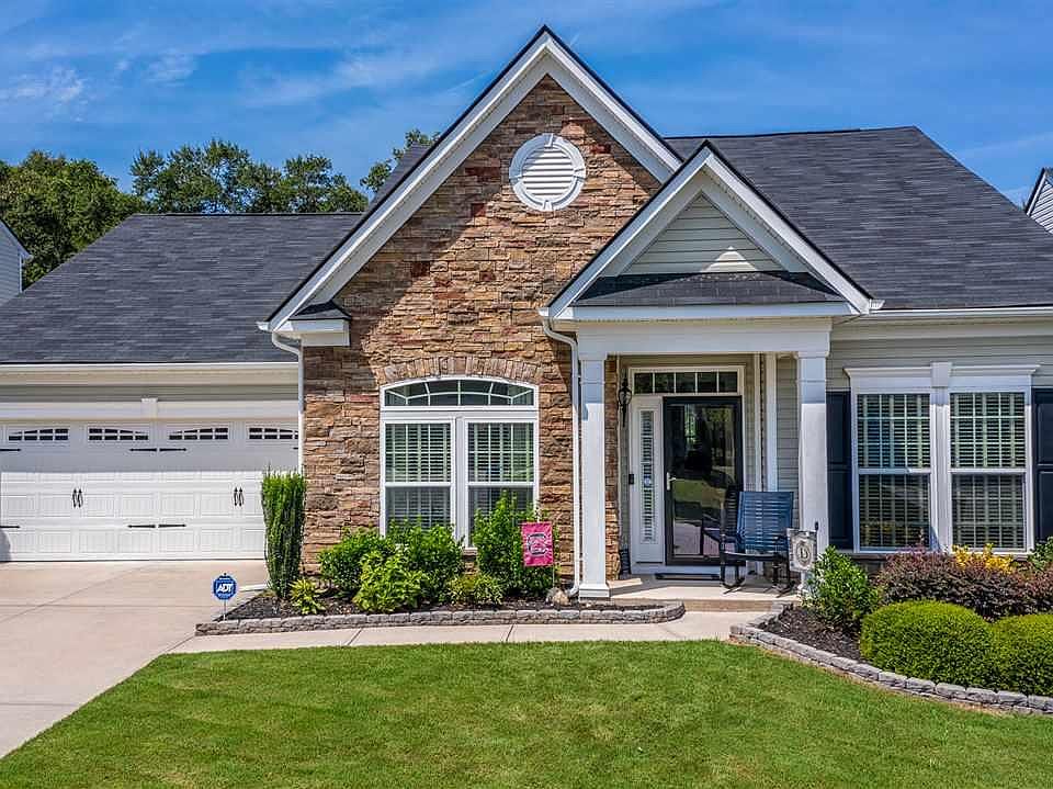 1st image of 207 Chapel Hill Ln