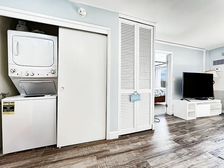 2140 Kuhio Ave #1706 — Photo 7