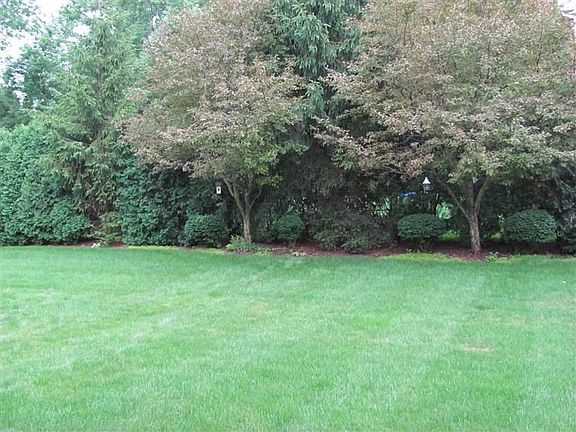 3rd image of 450 Woodland Meadows Dr