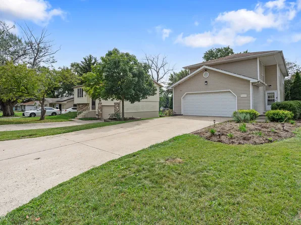 2209 Greengold St, Crest Hill, IL 60403