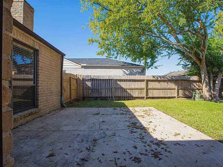 16042 Bear Hill Dr — Photo 30