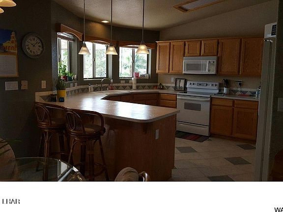 2nd image of 3110 Newport Dr