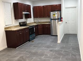 1636 S 5th St #2F, Philadelphia, PA 19148