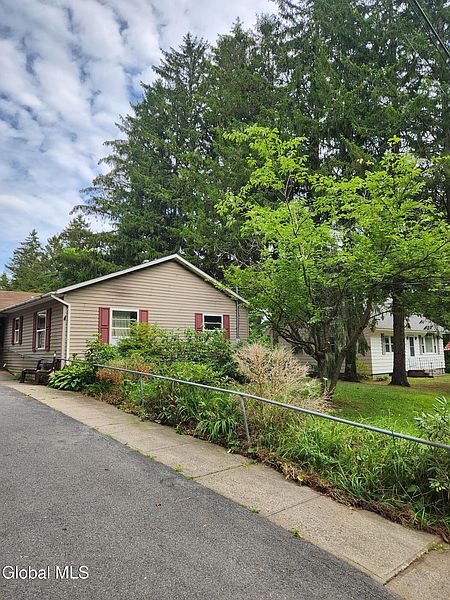 5th image of 19 O'Neil Avenue