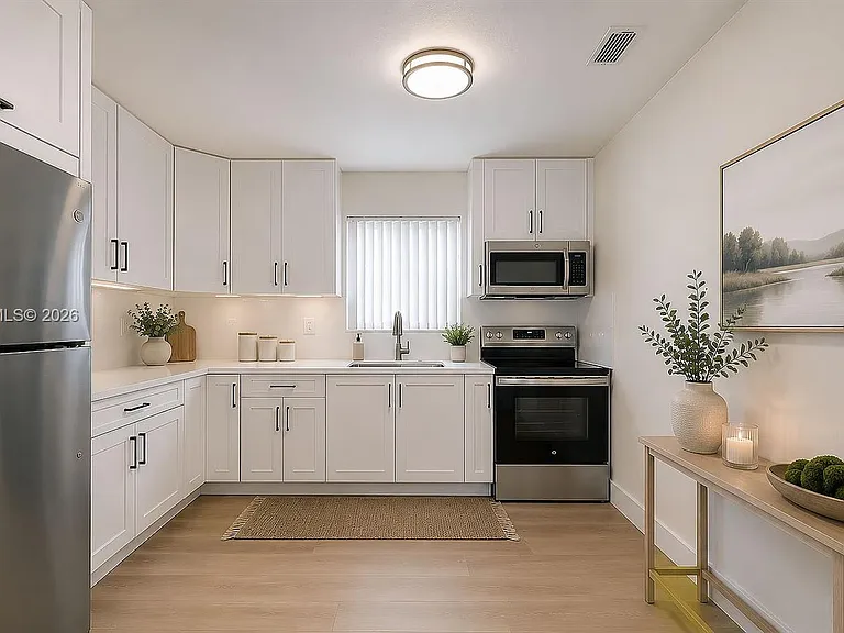 1670 W 42nd St #1672 — Photo 13