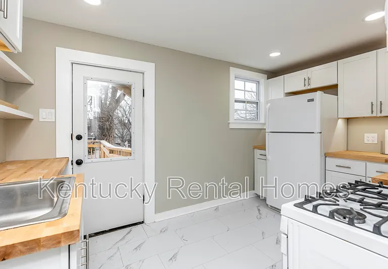 161 Preston Ave — Photo 6