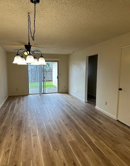 3480 Rochester Ct — Photo 2