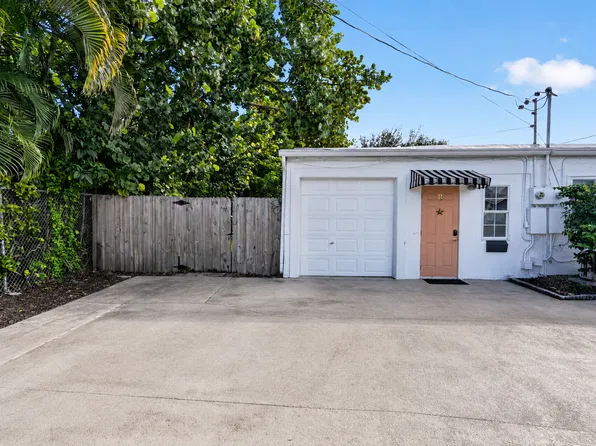 359 Greenbriar Dr APT B, West Palm Beach, FL 33403