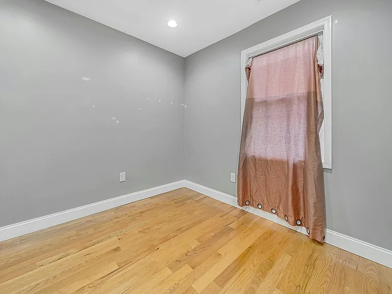 518 Summer St #2 — Photo 5