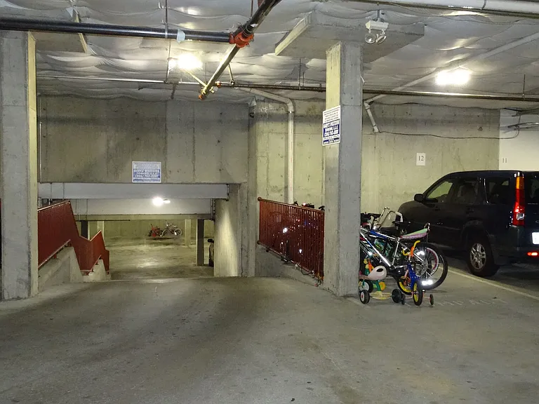 Gilman Court — Photo 10