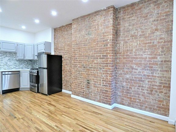 3rd image of 526 E 85th St APT 2