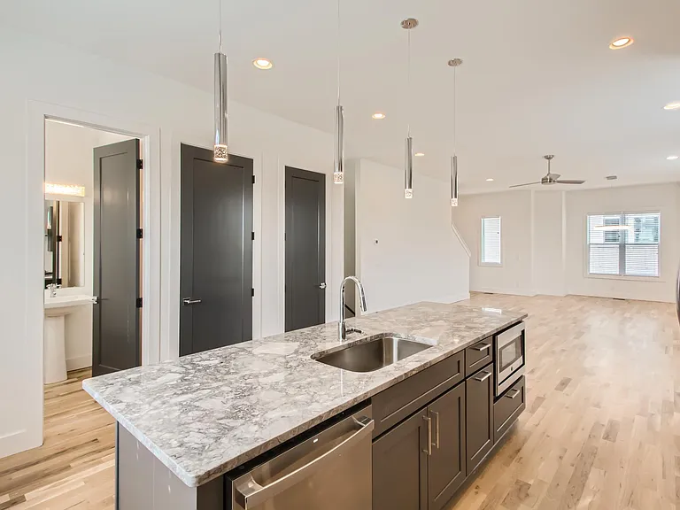 411 Serenity Ln — Photo 8